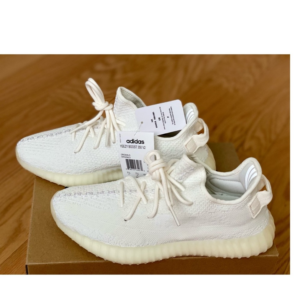 SOLD!!! Yeezy Boost 350 V2 “Triple White”, US 8 M